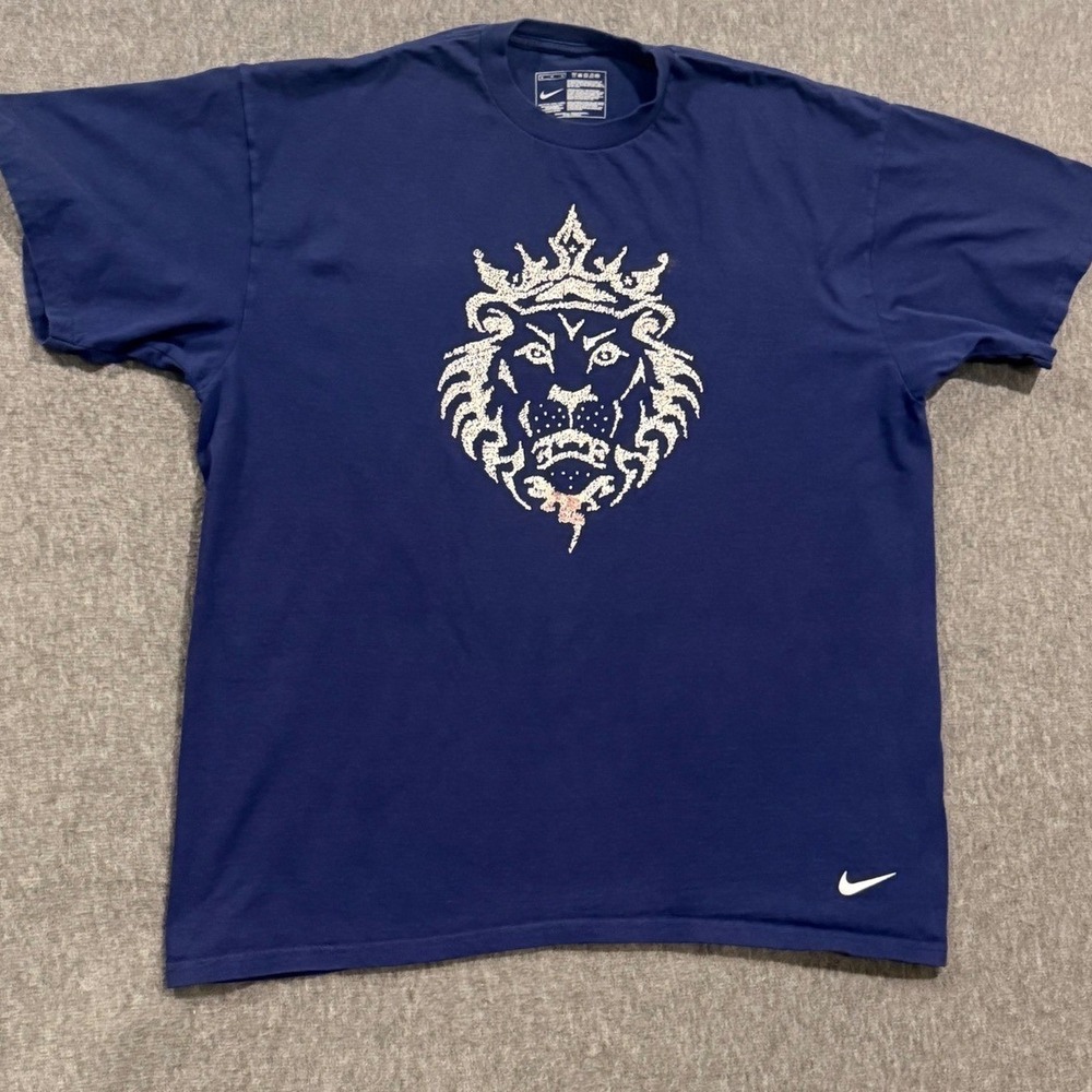 Nike LeBron James Witness Lion Graphic T-Shirt Navy Blue Mens XL Short Sleeve